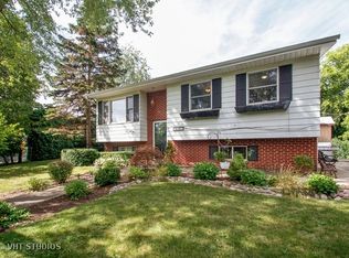 502 W Hawthorne Dr, Round Lake Beach, IL 60073