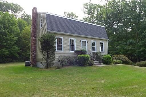 2nd image of 635 Maureen Cir