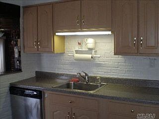 2nd image of 1059 Thomas Ave