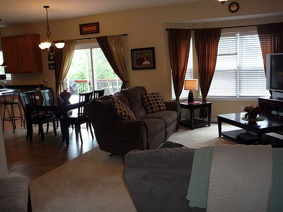 open floor plan showing living rm