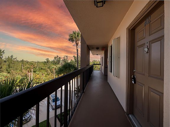 4th image of 301 Ocean Bluffs Boulevard #402