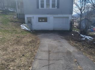 204 Cedar St, Bluefield, WV 24701