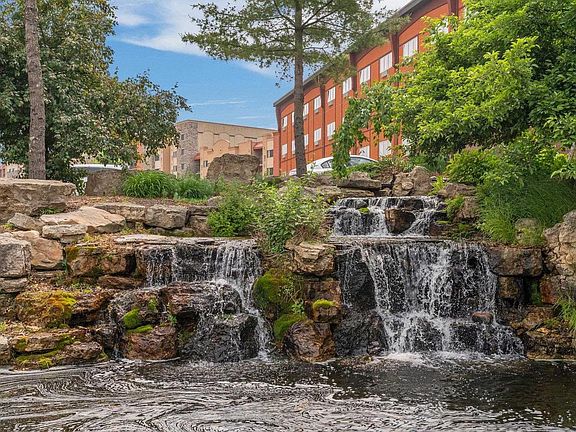 5th image of 2411 River Road #2311