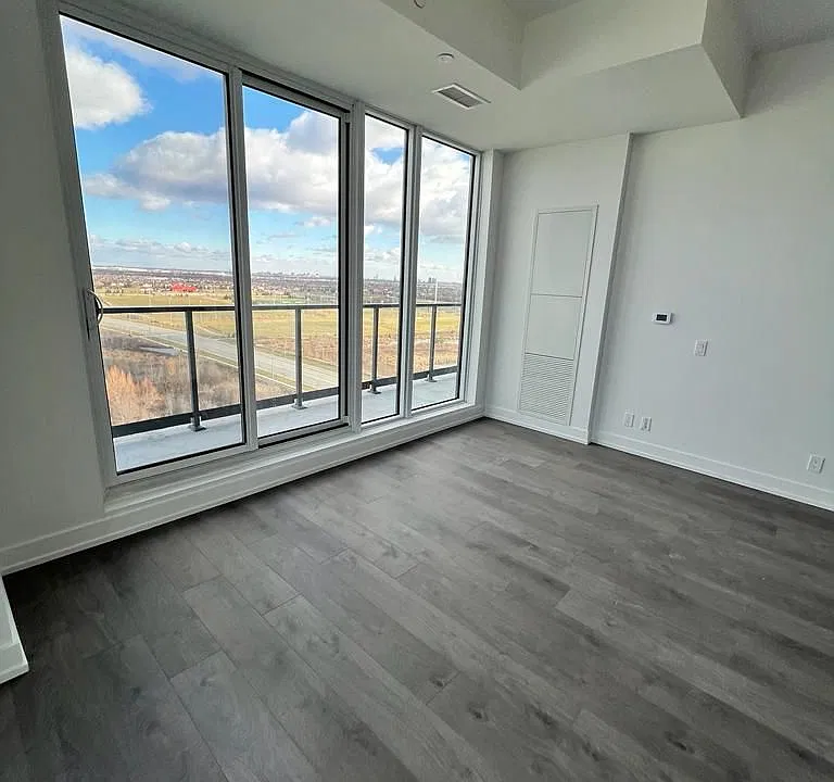215 Veterans Dr #1204