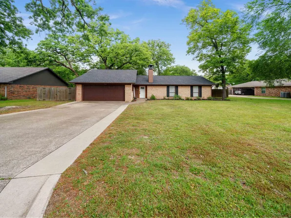 3502 Holly Ln, Flint, TX 75762