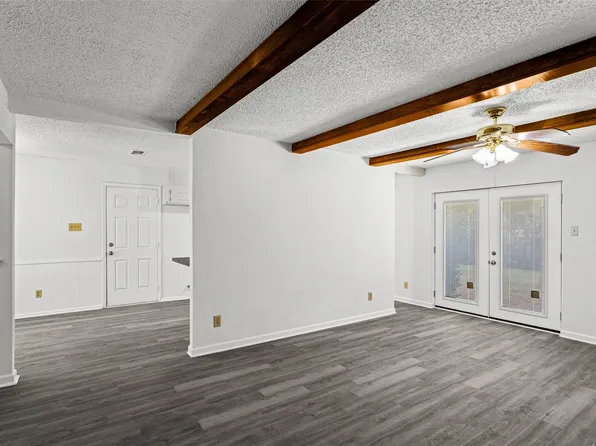 529 Georgetown Dr, Everman, TX 76140