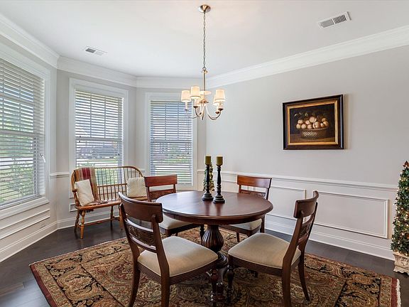 4th image of 28 Fowler Oaks Ln