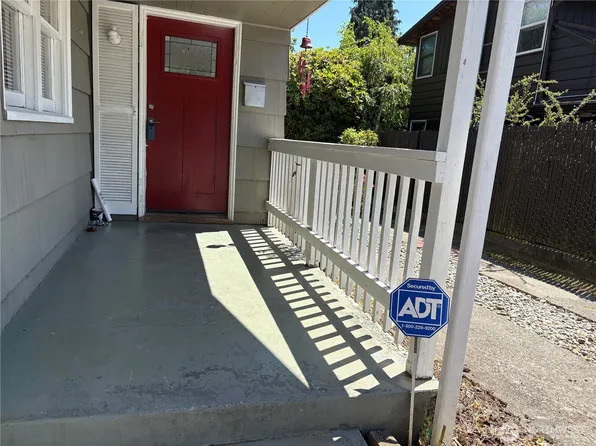 11726 20th Avenue NE, Seattle, WA 98125
