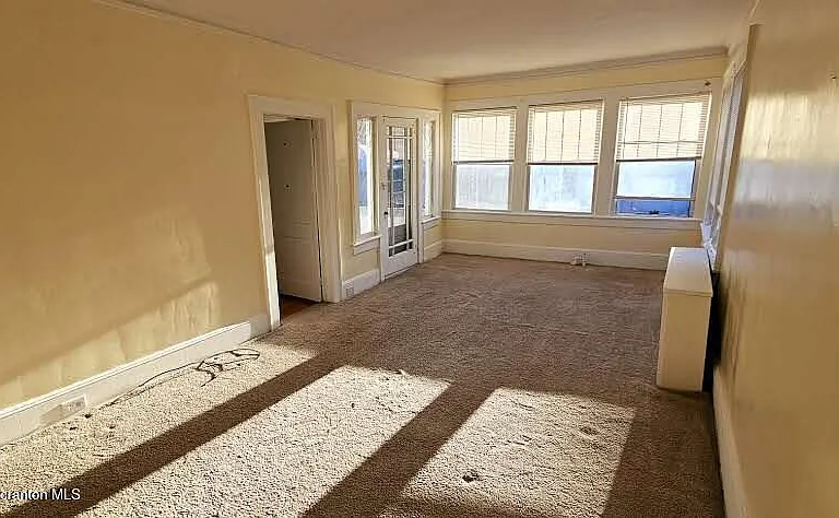 611 Colfax Ave — Photo 3