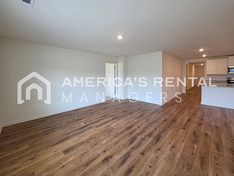 213 Koslin Loop — Photo 36