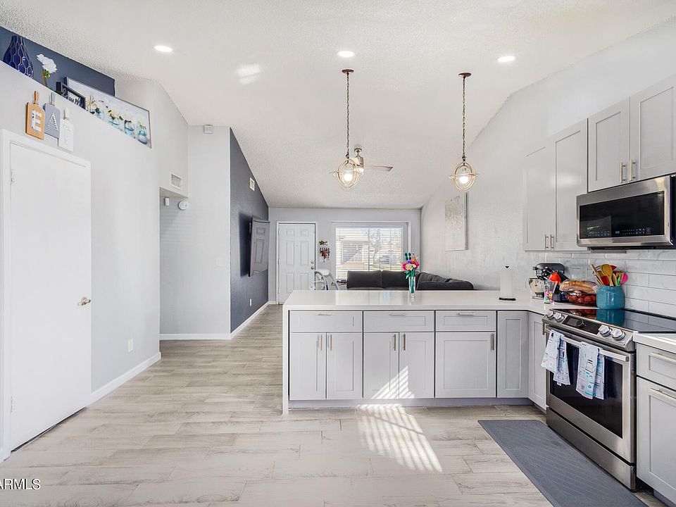 1st image of 8520 W PALM Lane #1037