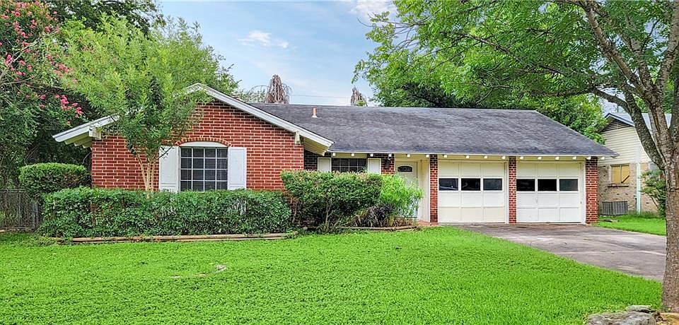 1st image of 2203 Southern Oaks Dr