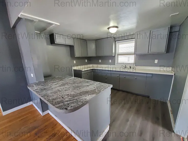 812 E End Ave — Photo 6