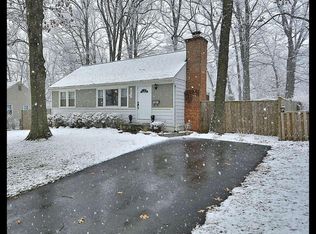 2015 Edgar Ct, Falls Church, VA 22043