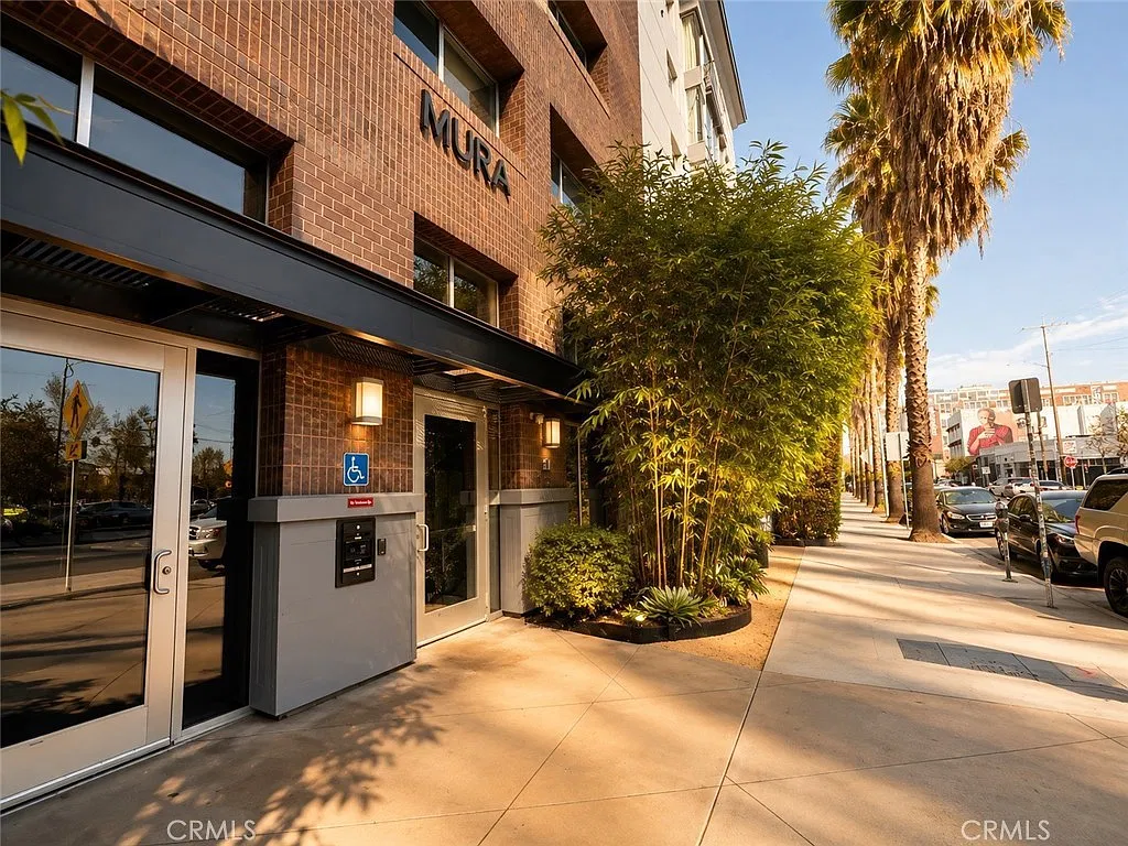 2 bed, 1290 sqft, $3,900 — Photo 3