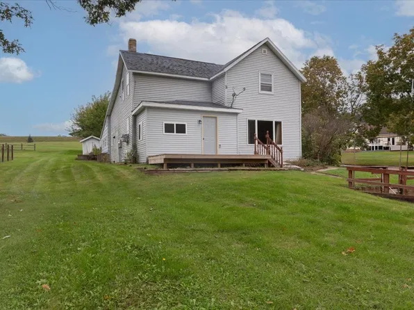826 E 3rd Avenue, Durand, WI 54736