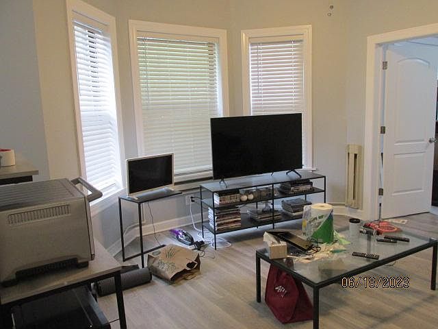 1st image of 917-917 W Waveland Ave #917-2A