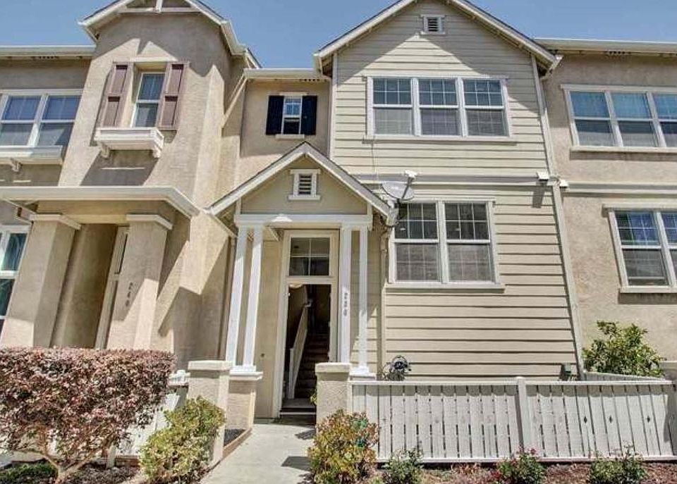 1st image of 230 Summer Ln