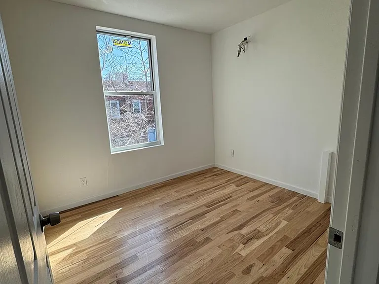 861 Castle Hill Ave — Photo 3