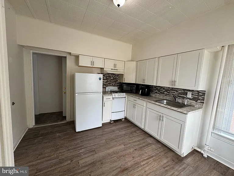 666 E Market St #3 — Photo 1