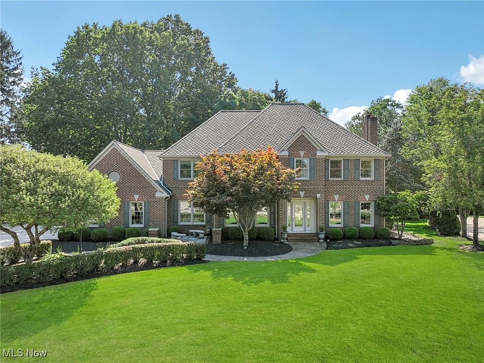 1st image of 2520 Interlachen Ln