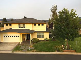 917 Kendal Ln, Hood River, OR 97031