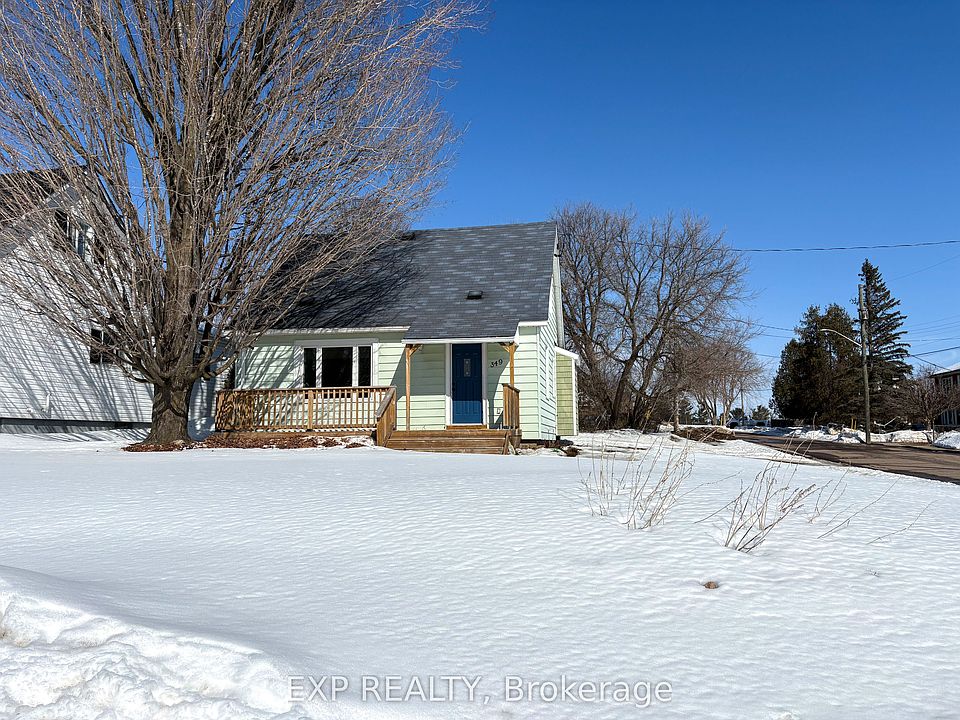 1st image of 349 Raglan St N