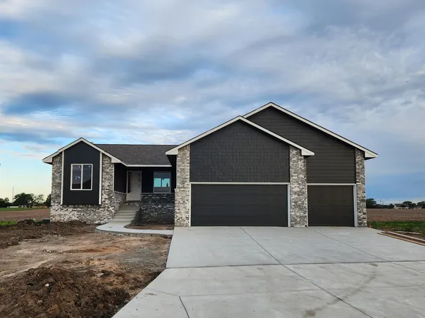 236 Summer Ct, Newton, KS 67114