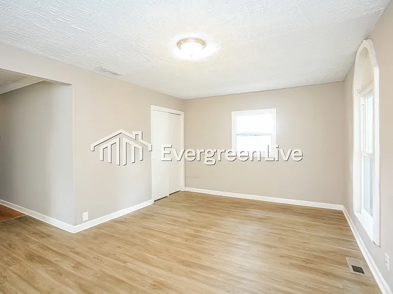 2044 Cold Spring Rd — Photo 4