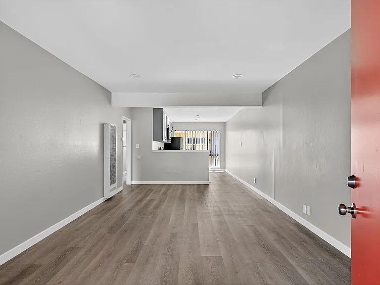 10442 Lampson Avenue — Photo 8