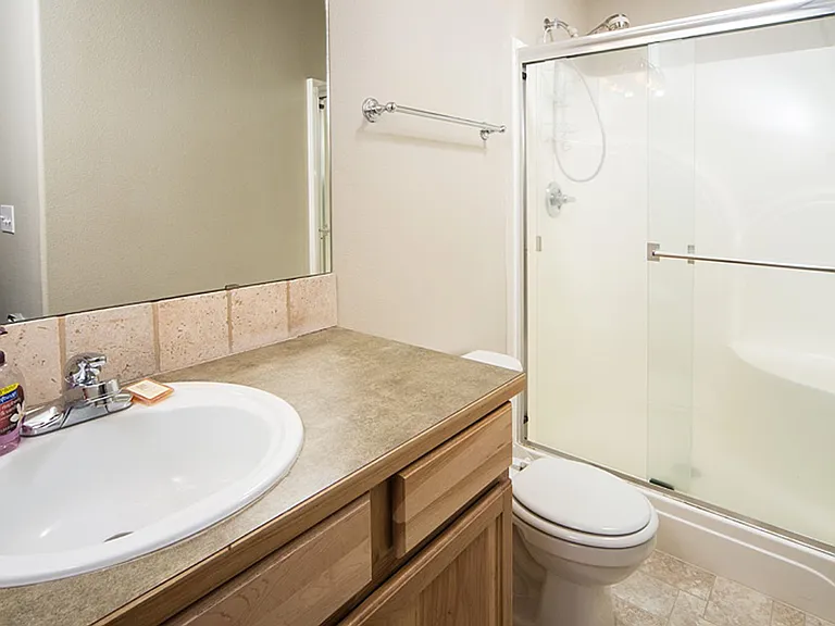 139 SE Heyburn St #3 — Photo 10