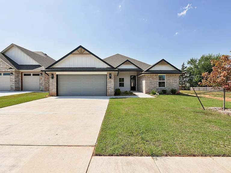 2712 Dunham Dr — Photo 2