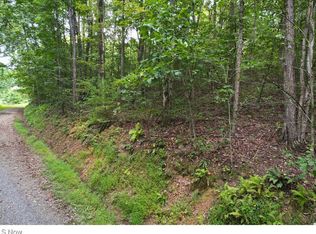 Fansler Ln SW, Newcomerstown, OH 43832