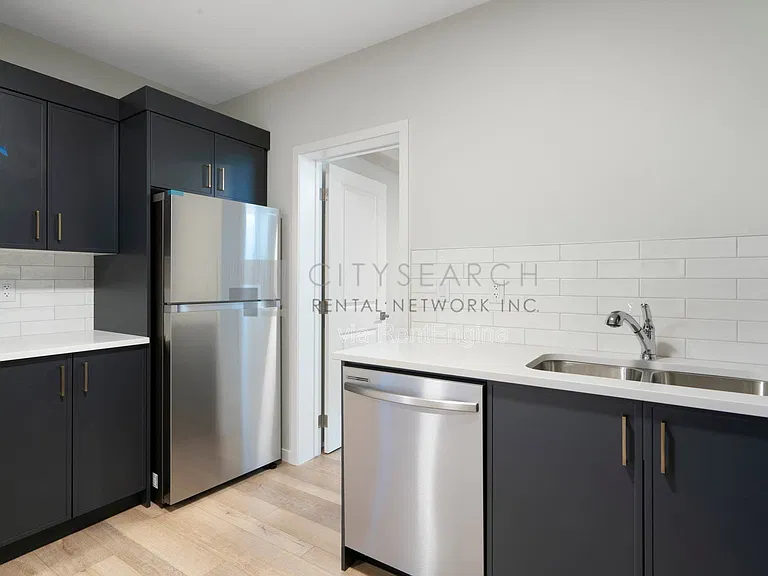 31 Royston Ter NW — Photo 7