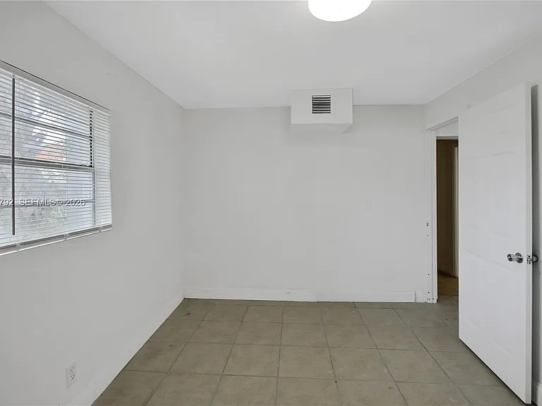 1160 W 26th Ct #D — Photo 6
