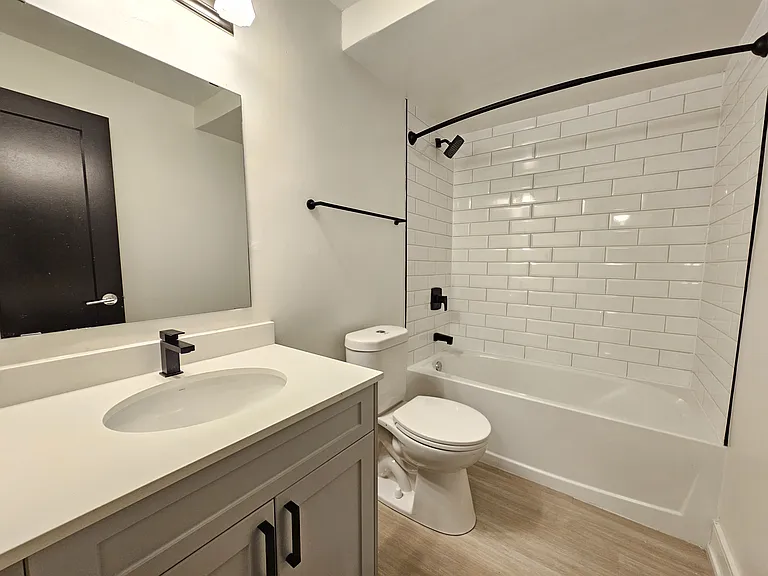 34 Carleton St S — Photo 10