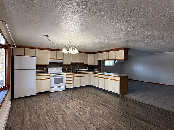 Entrance -Kitchen/Living Room