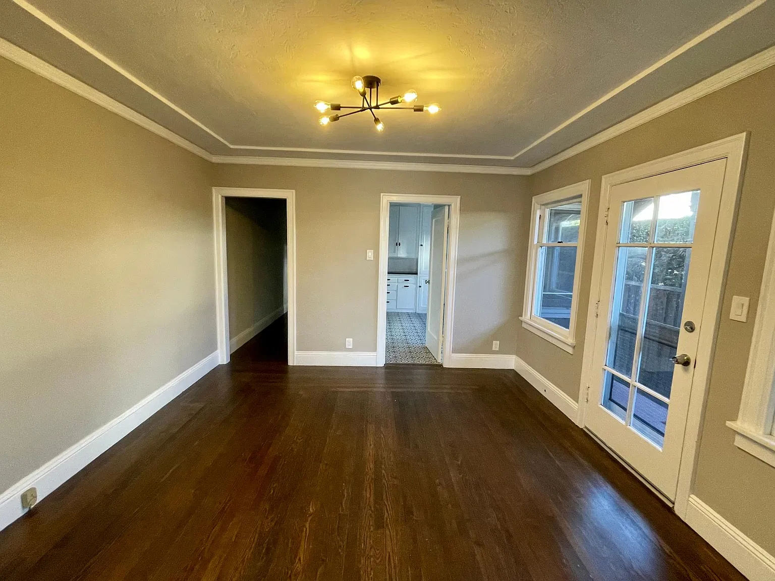 133 Rhodes Ct — Photo 3