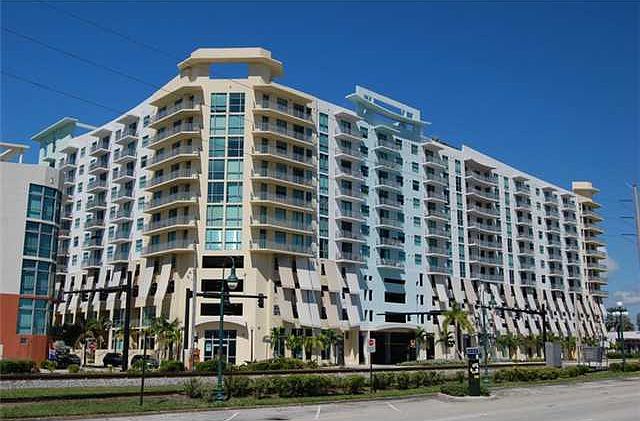 1st image of 2121 Van Buren St #308