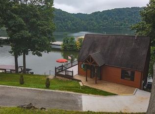 3140 Farmer Ln, Pulaski, VA 24301