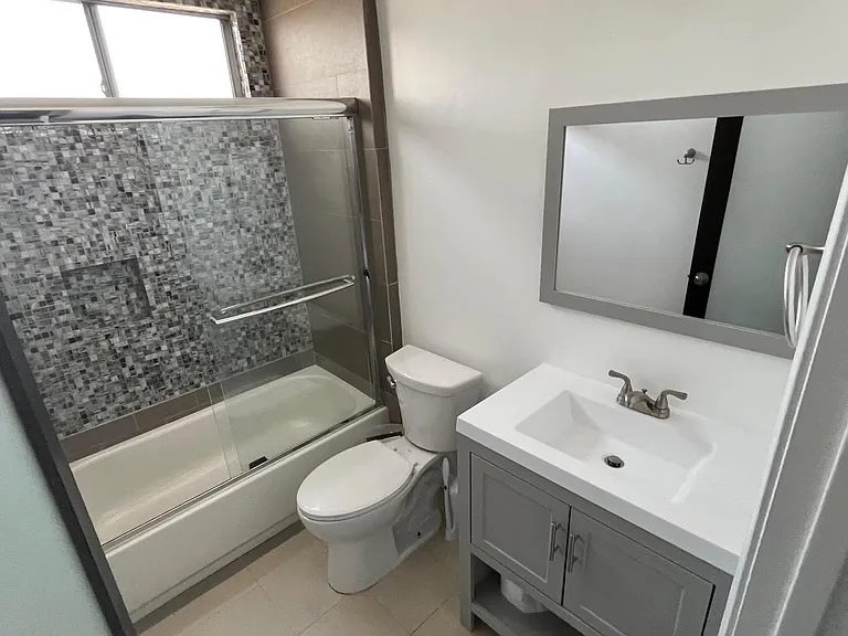 12157 Moorpark St #204 — Photo 14