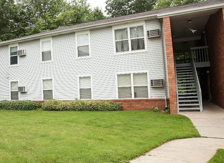 Portage Terrace — Photo 5