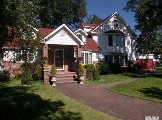 46 Whitman Ave, North Babylon, NY 11703