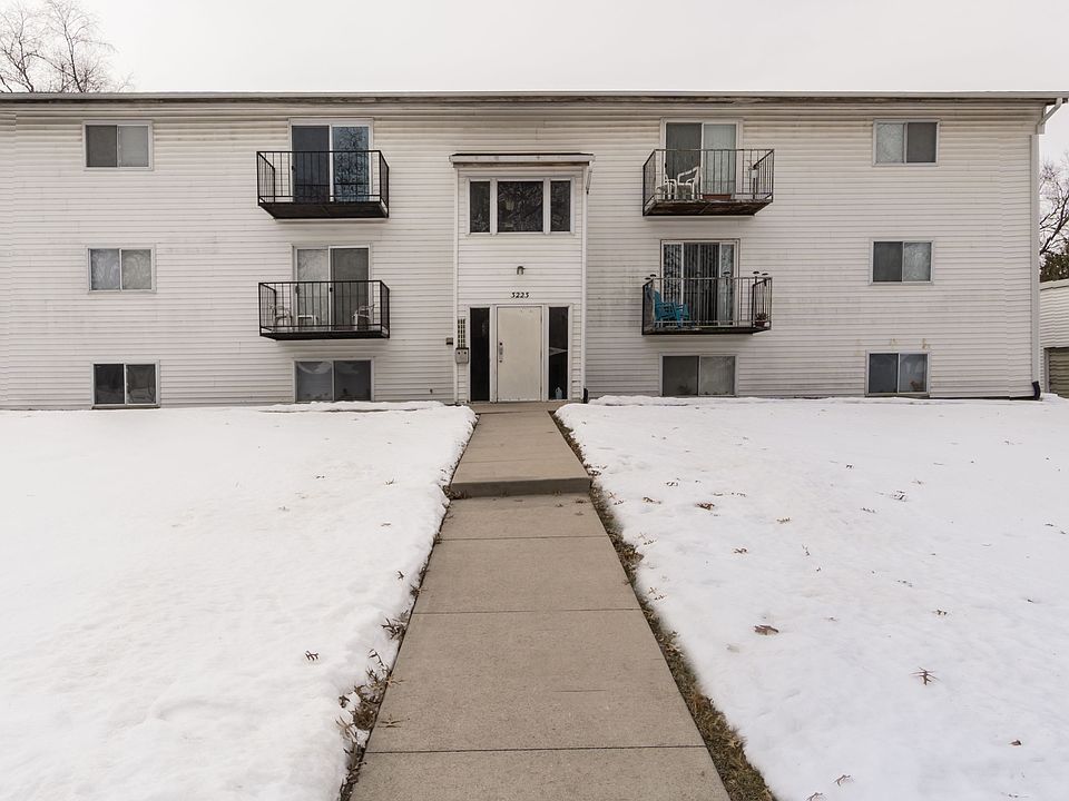 1st image of 3223 Scenic Dr #17705223