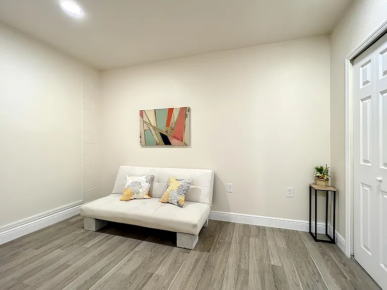 Park Manor Dr — Photo 4