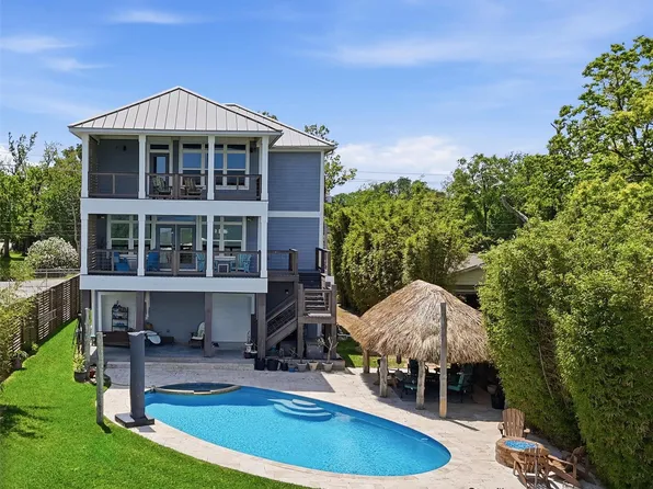 4019 Bayshore Dr, Bacliff, TX 77518