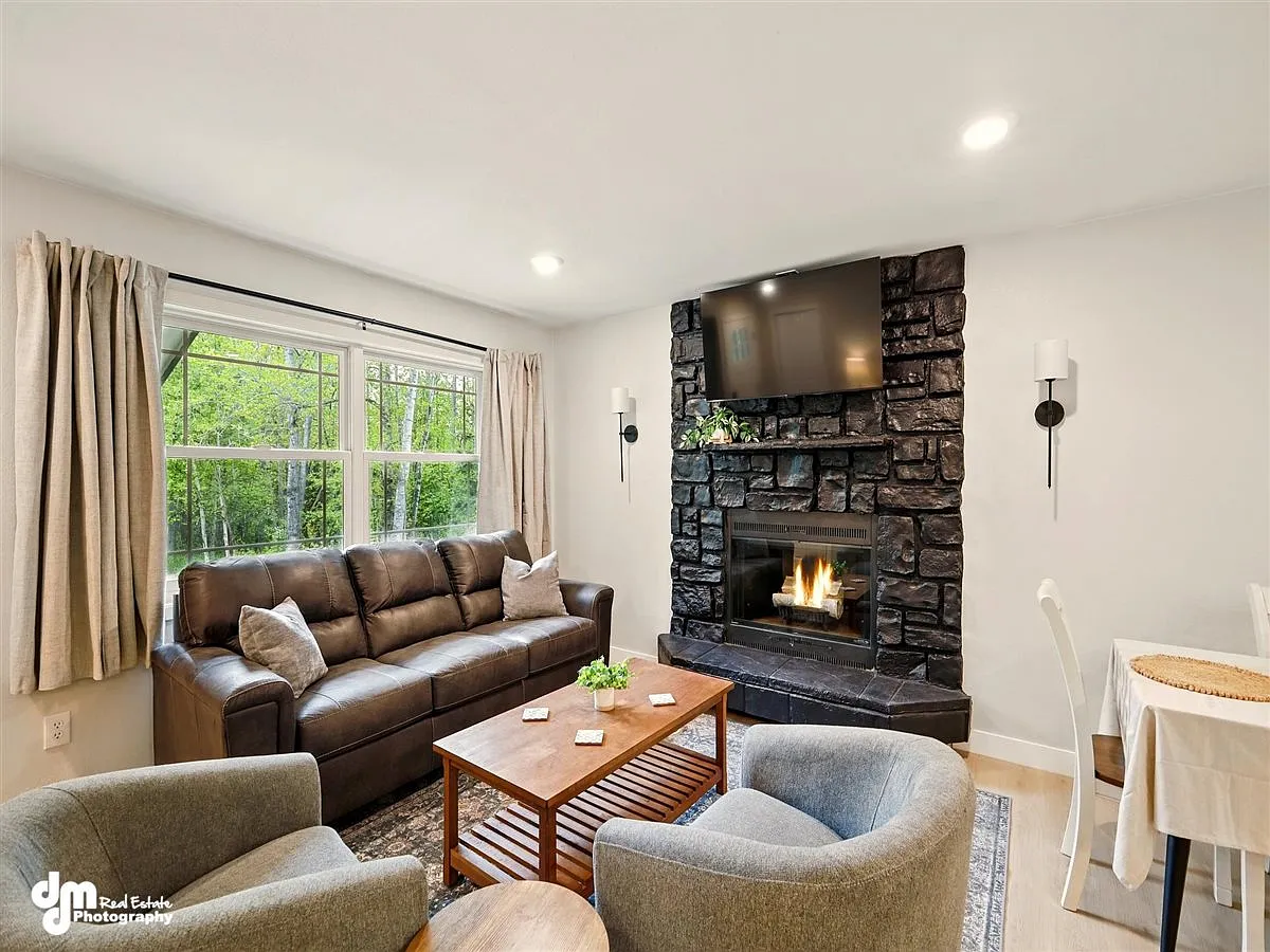2 bed, 1104 sqft, $3,200 — Photo 3