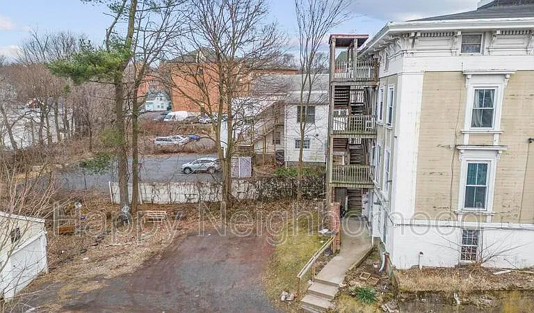 216 E Main St #9 — Photo 16