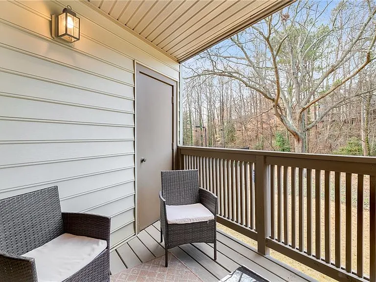 1105 Garden Ct — Photo 22