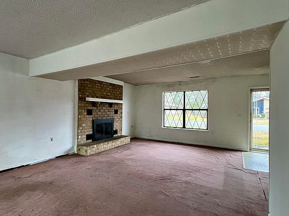 2nd image of 303 Pembrook St